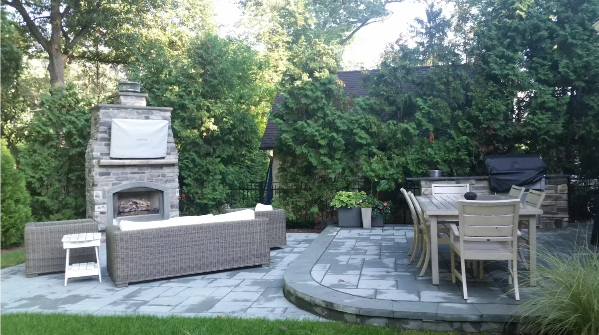 Built-in outdoor kitchen