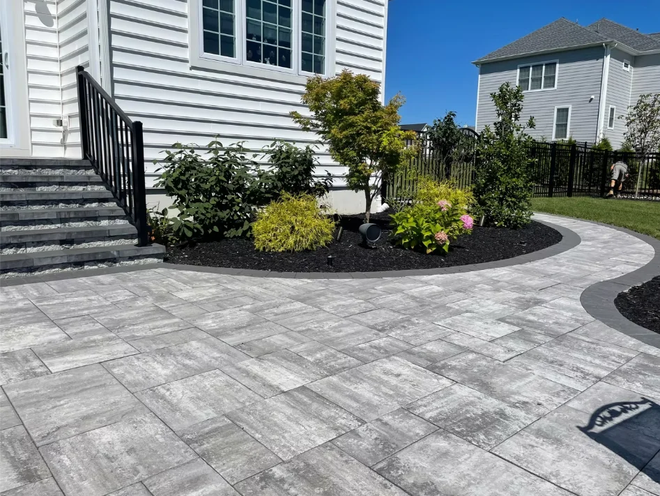 Hedge and topiary landscaping